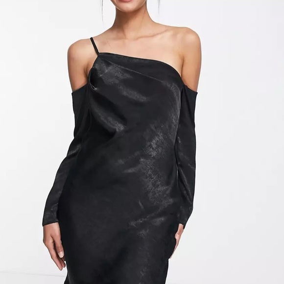 ASOS DESIGN asymmetric satin mini dress with cold shoulder in black Size 2 - Picture 3 of 4